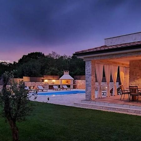 Villa Lulu Kamena Villa S Maslinikom Otok Krk Dobrinj Selo Gostinjac Krk Town Eksteriør bilde