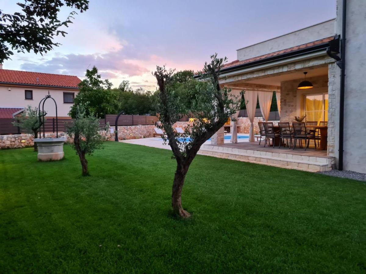 Villa Lulu Kamena Villa S Maslinikom Otok Krk Dobrinj Selo Gostinjac Krk Town Eksteriør bilde