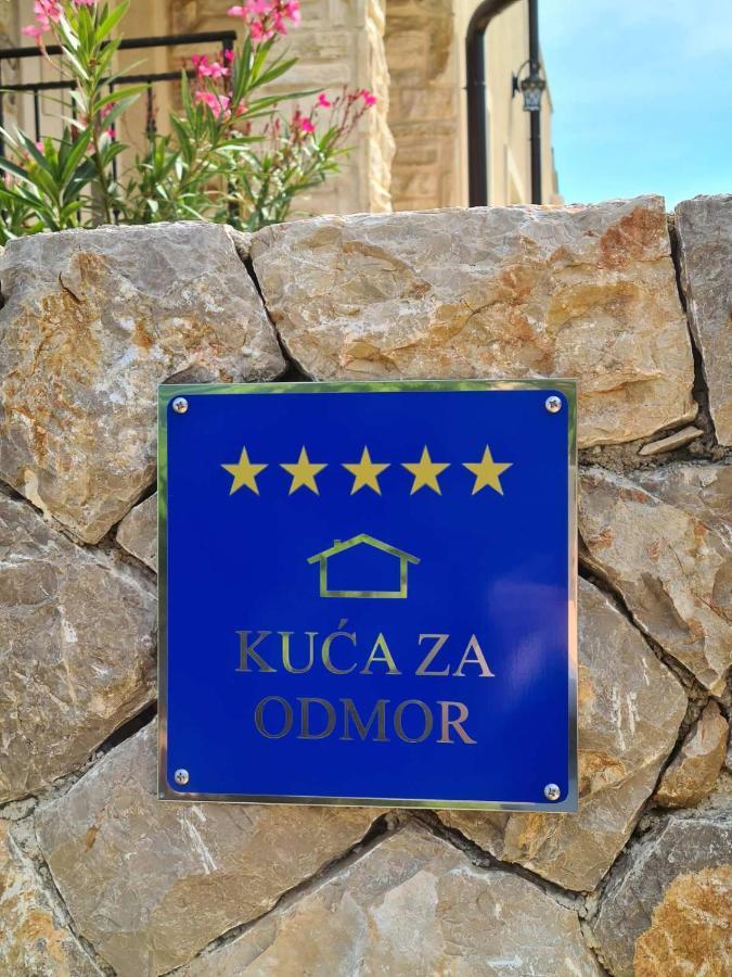 Villa Lulu Kamena Villa S Maslinikom Otok Krk Dobrinj Selo Gostinjac Krk Town Eksteriør bilde
