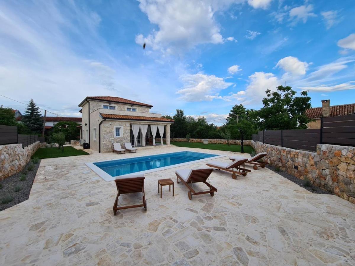 Villa Lulu Kamena Villa S Maslinikom Otok Krk Dobrinj Selo Gostinjac Krk Town Eksteriør bilde