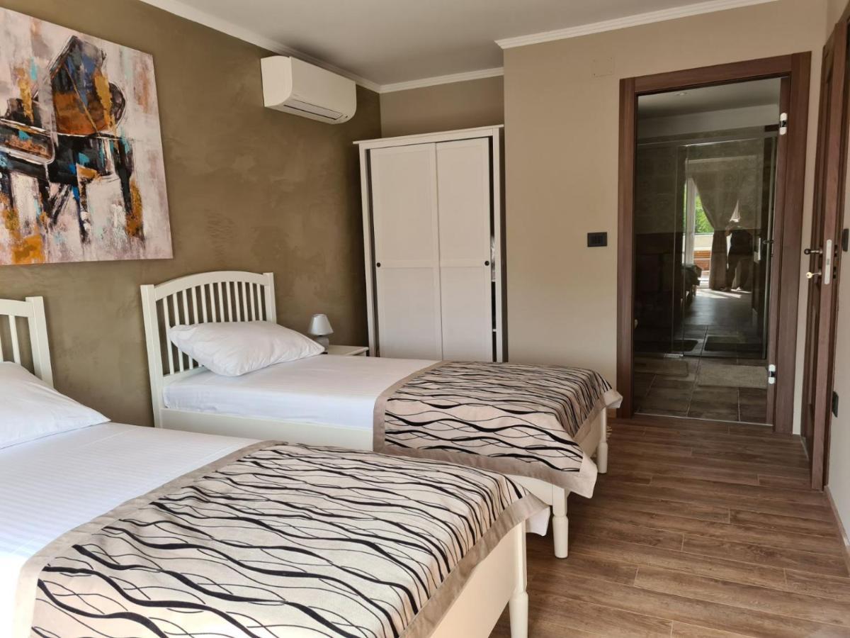 Villa Lulu Kamena Villa S Maslinikom Otok Krk Dobrinj Selo Gostinjac Krk Town Eksteriør bilde