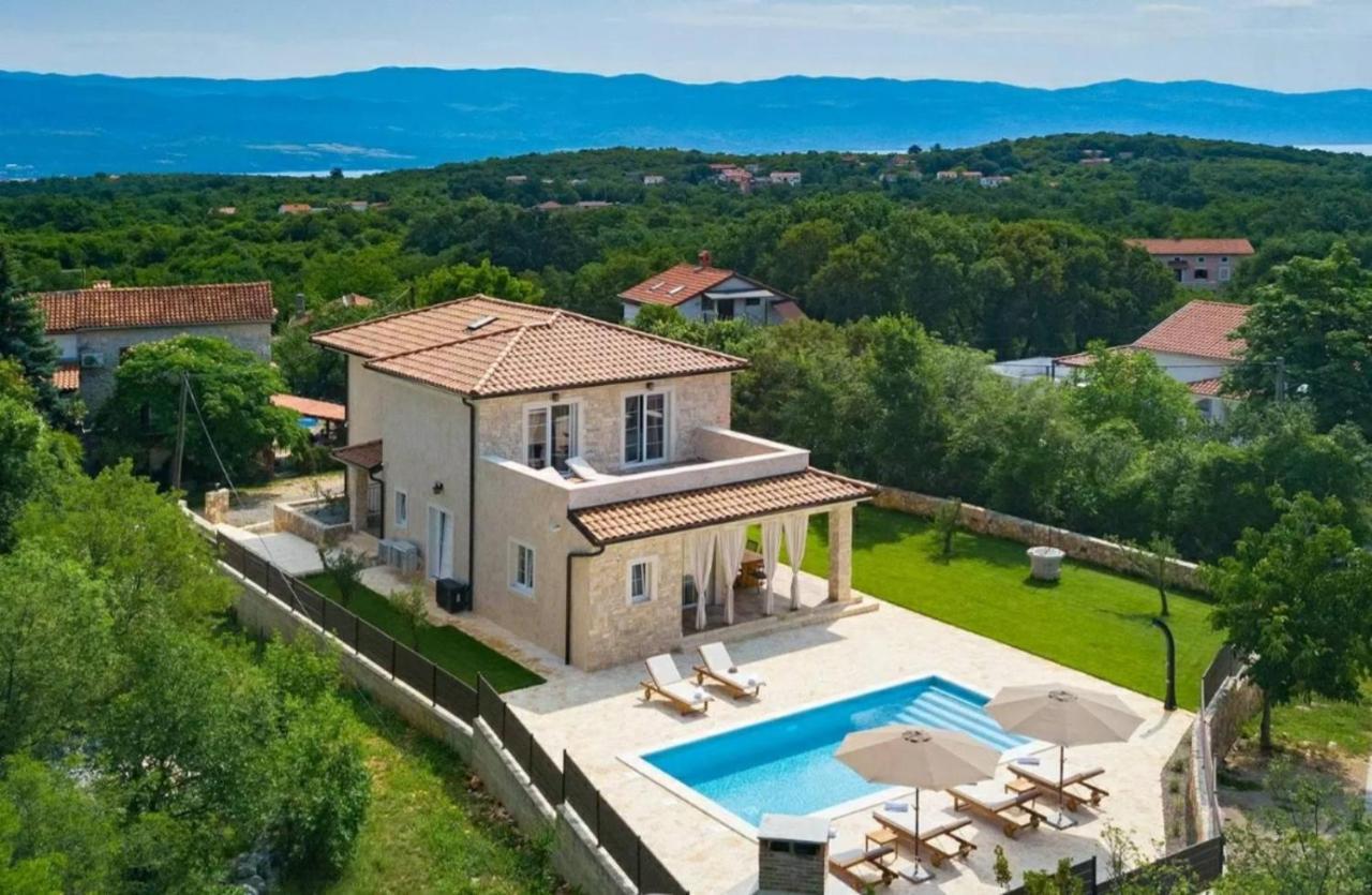 Villa Lulu Kamena Villa S Maslinikom Otok Krk Dobrinj Selo Gostinjac Krk Town Eksteriør bilde