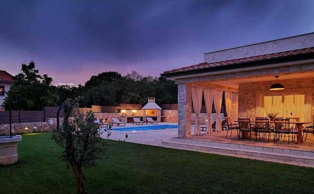 Villa Lulu Kamena Villa S Maslinikom Otok Krk Dobrinj Selo Gostinjac Krk Town Eksteriør bilde